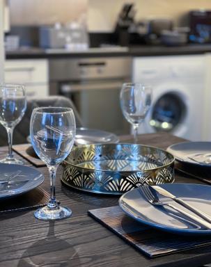 Station Side Penthouse - Housity