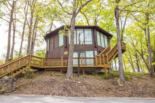 Unit 22 - Treetop 2 Bedroom Villa - Housity