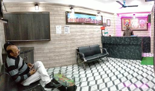Hotel Luxmi Palace - Housity