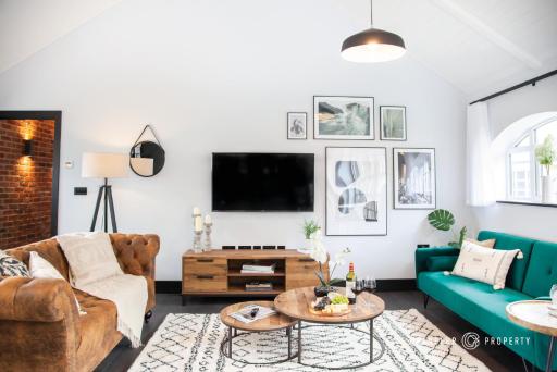 The Gatehouse by Grandeur Property - Housity