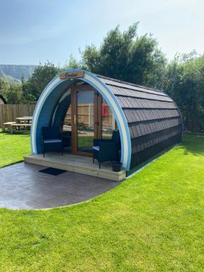 Benone Getaways- 'Dunluce' Luxury Glamping Pod- with Hot Tub - Housity