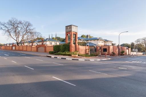 Courtyard Hotel Rosebank - Housity