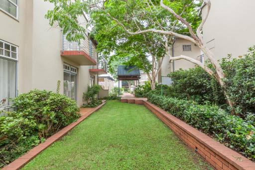 Courtyard Hotel Arcadia - Housity