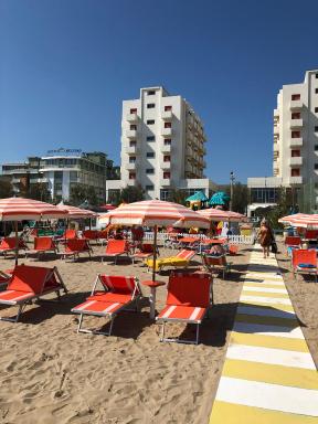 Hotel International - Housity