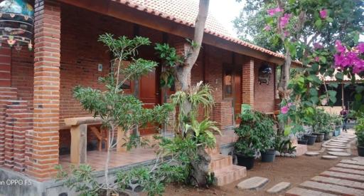 Nita's Homestay Banyuwangi - Housity