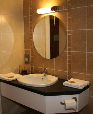 Deebert House Hotel - Housity