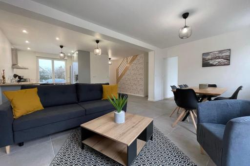 Stylish house near Chambray-lès-Tours - Housity