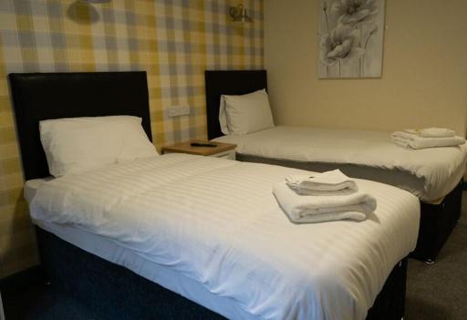 The Aston Inn - Housity