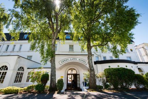 Abbey Lawn Hotel - Hizvo