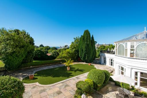 Abbey Lawn Hotel - Housity