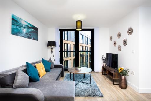 Absolute Stays on Essex - Chinatown - Hippodrome - Alexandra Theatre - Bull Ring - The Rep - B'Ham Intl Airport - Free WiFi - Free Parking - Contractors - Corporates - Housity