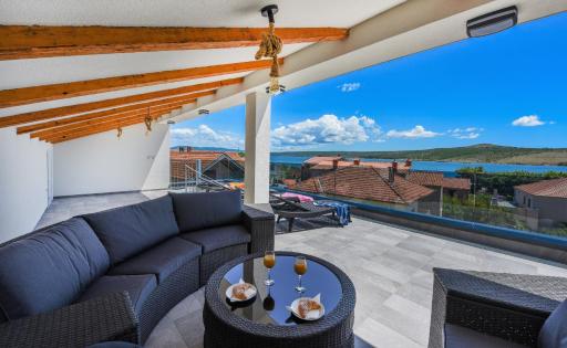 Seaview Villa Possedaria - Housity