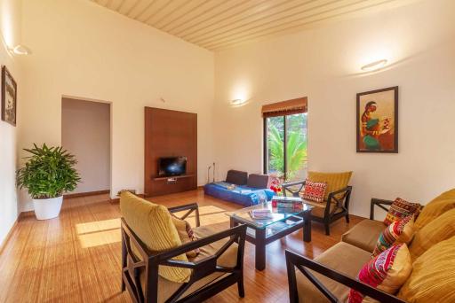 StayVista's Green Grove - A Modern Mountain-View Retreat with Lush Lawn - Housity