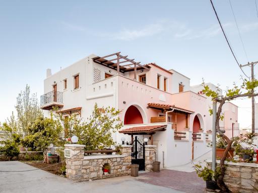 Cozy & peaceful apartment in Chalki - Housity
