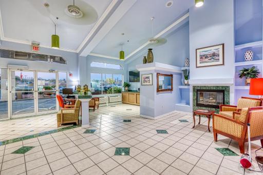 Americas Hotel - El Paso Airport / Medical Center - Housity
