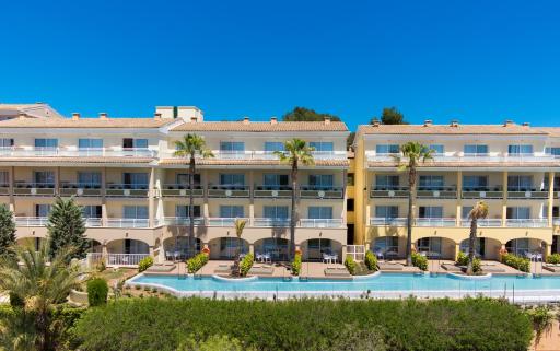 Insotel Cala Mandia Resort - Housity