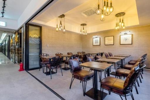 Air Sky Hotel - Housity