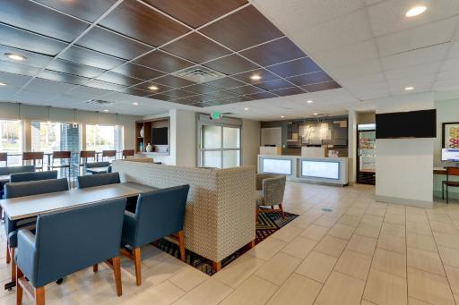 Holiday Inn Express - Cincinnati North - Monroe by IHG - Housity