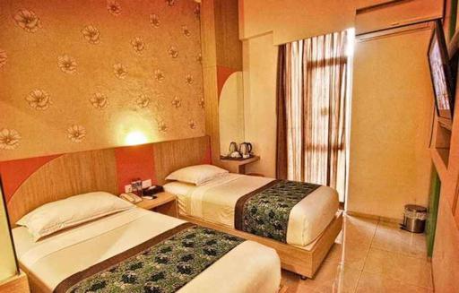 Hotel Dewarna Sutoyo Malang - Housity