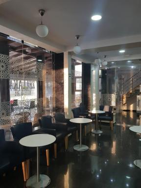 ZELLAKA hôtel & café - Housity