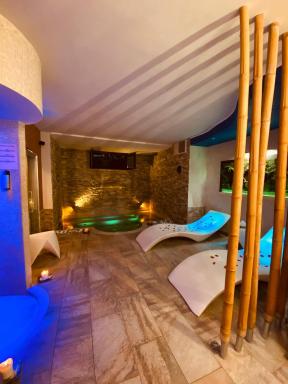 Aurelia Garden Gold B&B - Housity