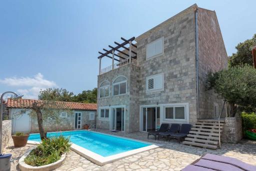 Villa Zaton Deluxe 9 Bedroom Villa Sea Views Stunning Villa for Large Groups - Housity