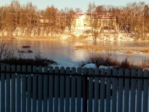 Gostevoi dom na beregu reki - Housity