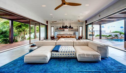 Tankah Tres Villa Sleeps 10 with Pool and Air Con - Housity