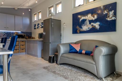 Mountain Glimpse - Housity