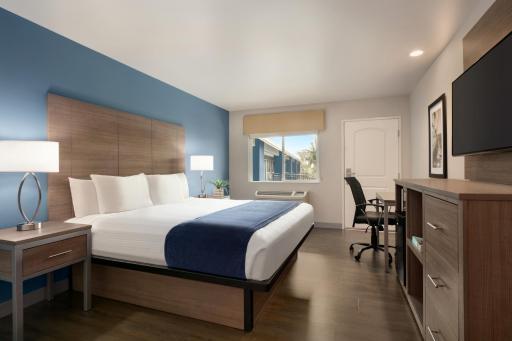 Torch Lite Inn at the Beach Boardwalk - Housity