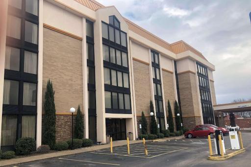 AmericInn by Wyndham Memphis East - Housity