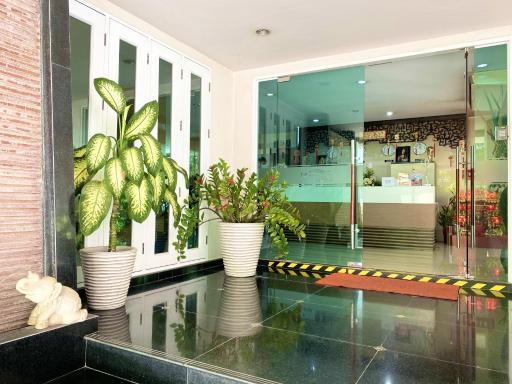 14 Place Sukhumvit Suites - Housity