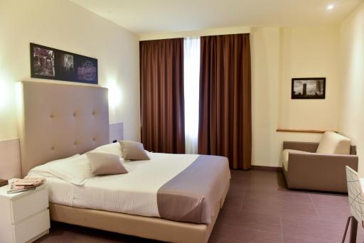 Duomo Hotel & Apartments - Housity