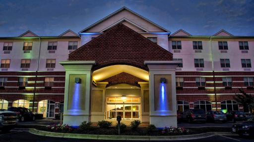 Holiday Inn Express La Plata by IHG - Housity
