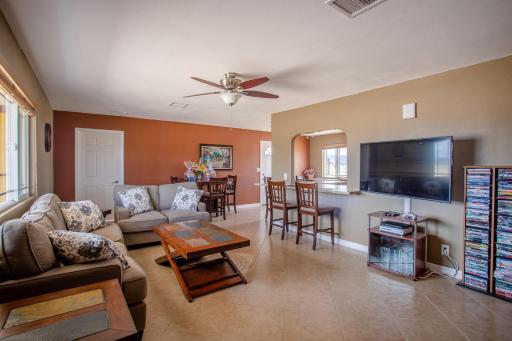 Sunlight Retreat - Housity