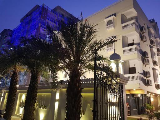 Hotel Grand Lotus Inn - Housity