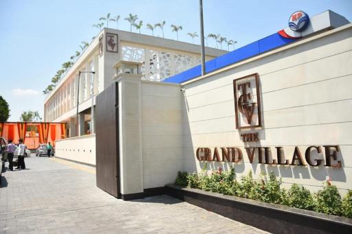 THE GRAND VILLAGE - Housity