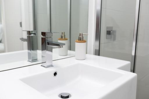 Just book it! Ruby - a spacious house in the CBD - Housity