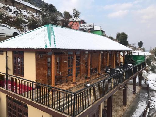 Tripper Nest Luxury Home Stay - Housity