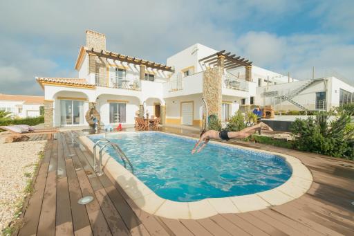 Arrifana Destination Boutique - Housity