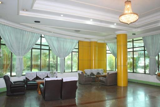 Nice Day Hotel - Housity