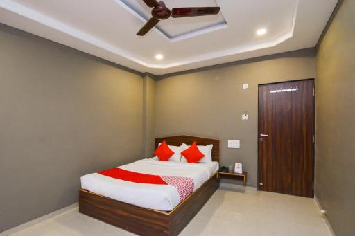 Sukrangu Palace - Housity