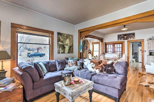 Lovely Montrose Home with Yard Walk to Dtwn and Park! - Housity