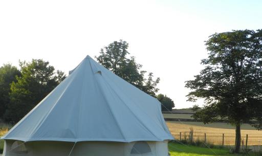 Cosy bell tent glamping in rural Herefordshire - Housity