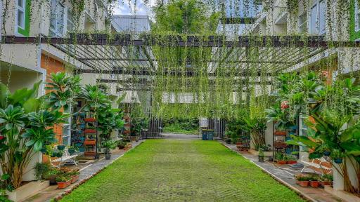 The Peak Guest House - Housity