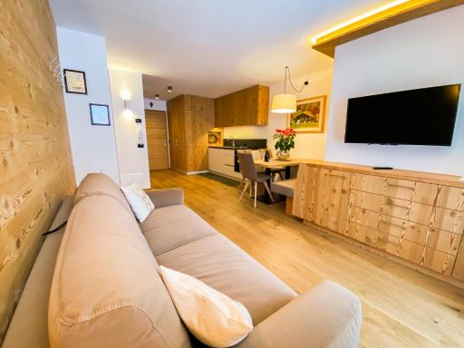 Lares Garden House - Housity