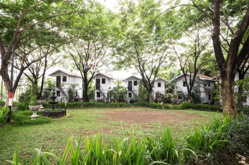 Royal Caravan Trawas Hotel - Housity
