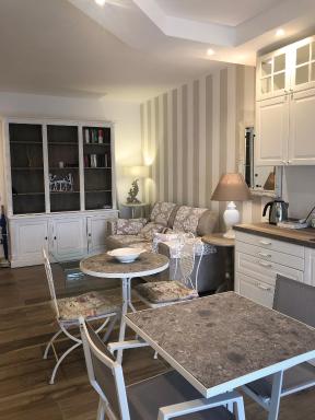 La Rosa Bianca - Housity