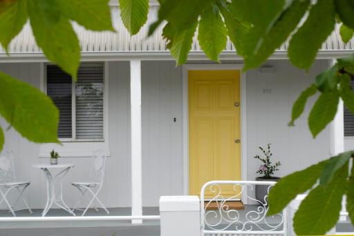 Mary Lemon Cottage - Heritage Home - Housity