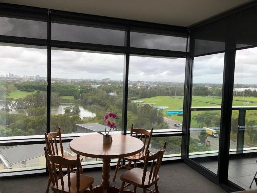 Parkview Modern Apartment w Parking @ Olympic Park - Housity